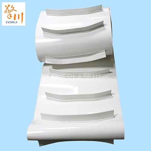 白色PVC彎<a href='http://www.m.szfulaite.com/shusongdai/xiangjiao/' target='_blank'><u>擋板輸送帶</u></a>